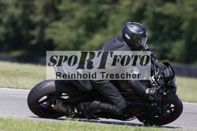 /Archiv-2025/44 09.08.2025 Plüss Moto Sport ADR/Freies Fahren/backside